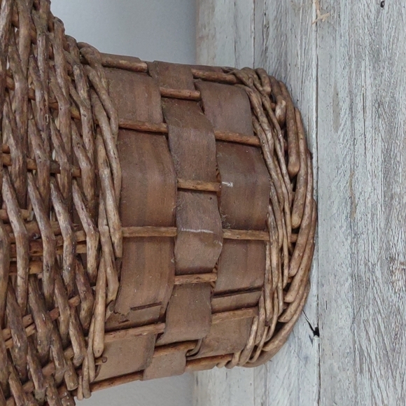 LARGE Vintage Wicker Easter Basket - Picture 2 of 10